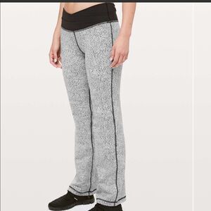 NWT New LULULEMON Astro Slim Flare Pants Black White Feathered Jacquard IFBW 6